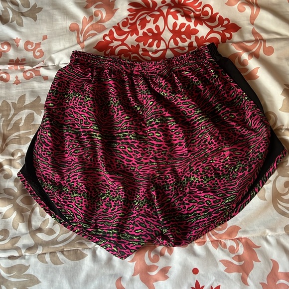 Nike shorts - Picture 4 of 4